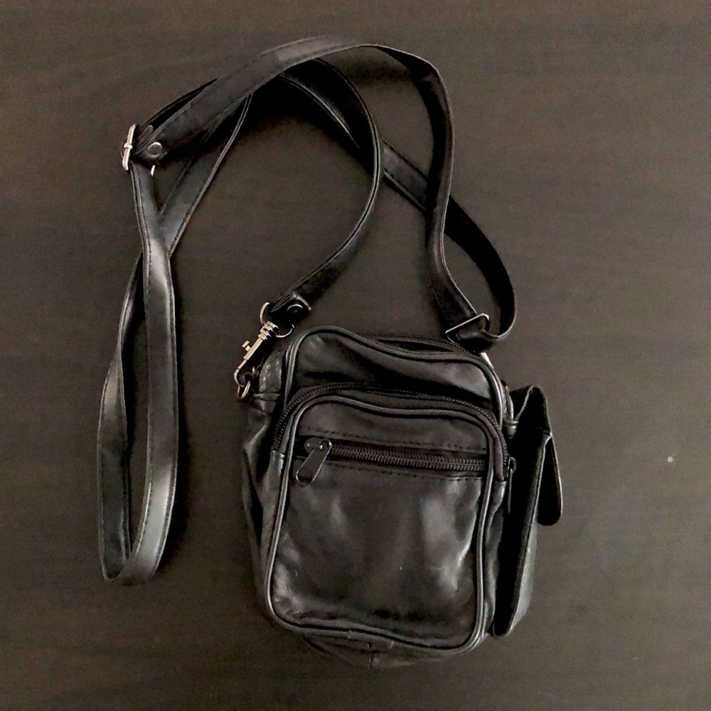Black shoulder bag with multiple pockets
